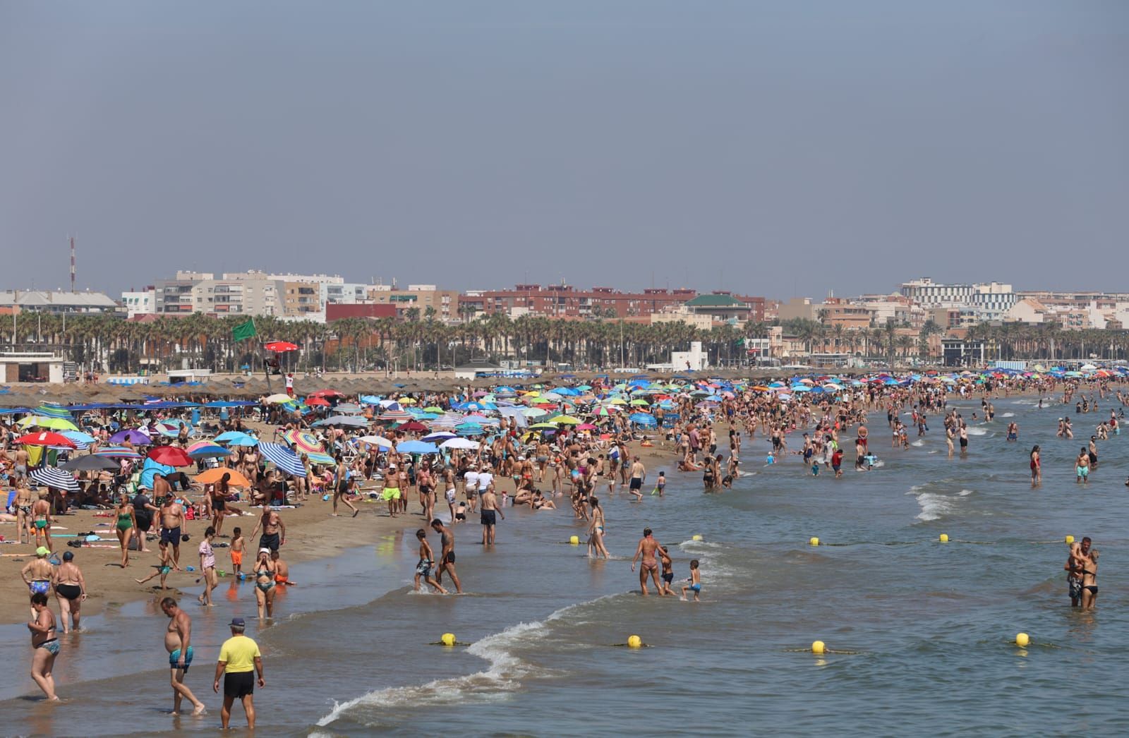 Valencia sufre una cuarta ola de calor con temperaturas que rozan los 40 grados