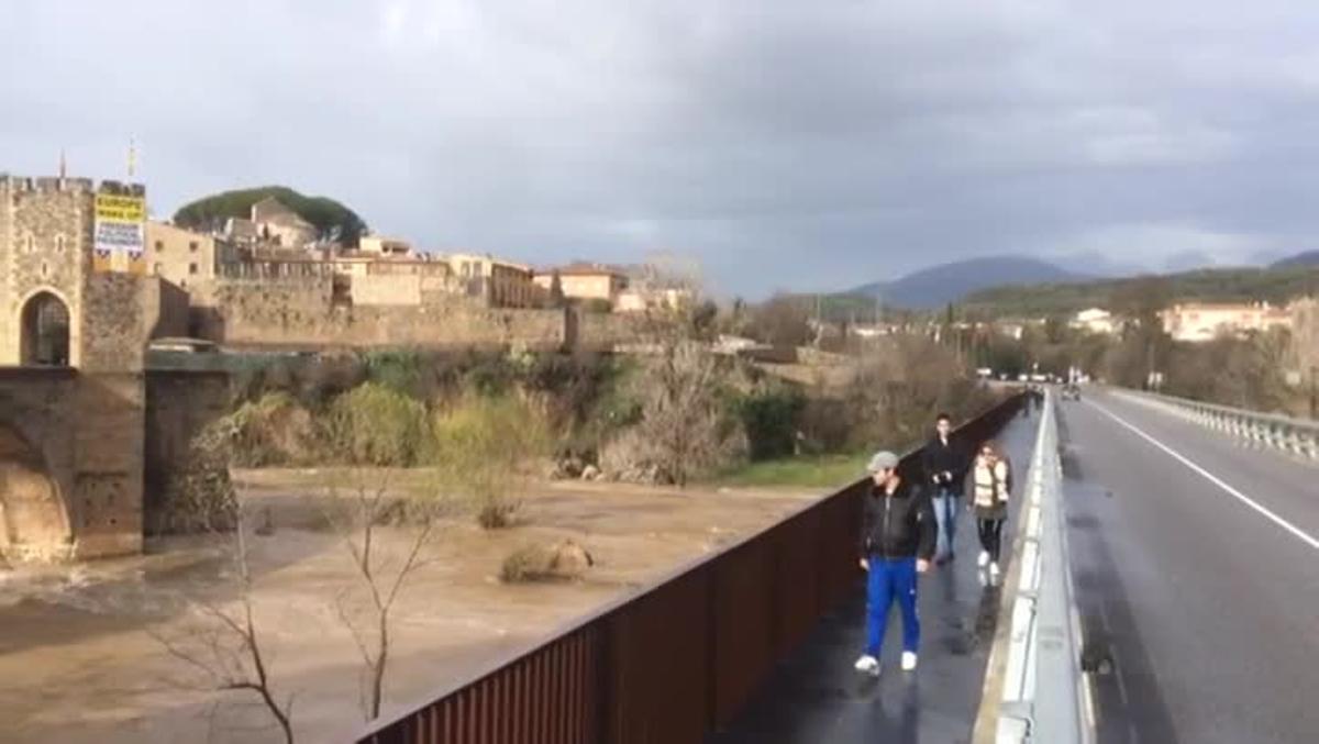 El río Fluvià a su paso por Besalú