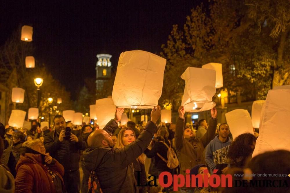 Farolillos solidarios y llegada de Papa Noel en Ca