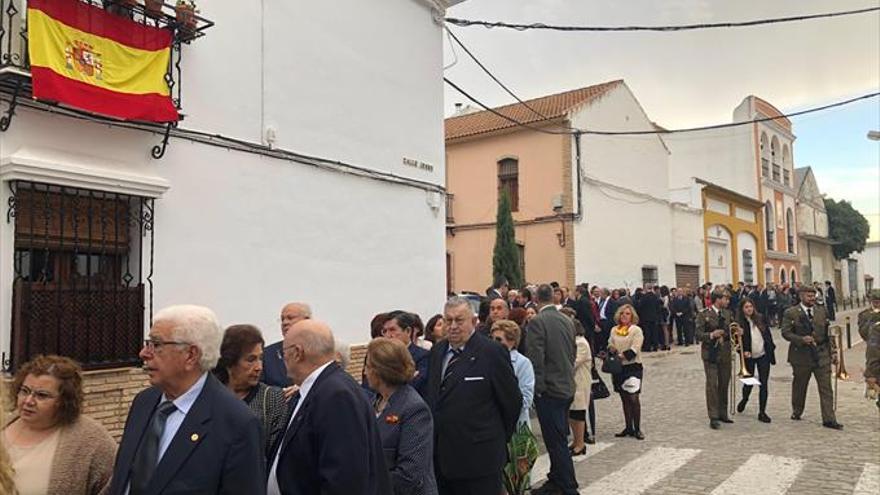 Unos 400 civiles juran bandera en un acto de la Brigada Guzmán el Bueno