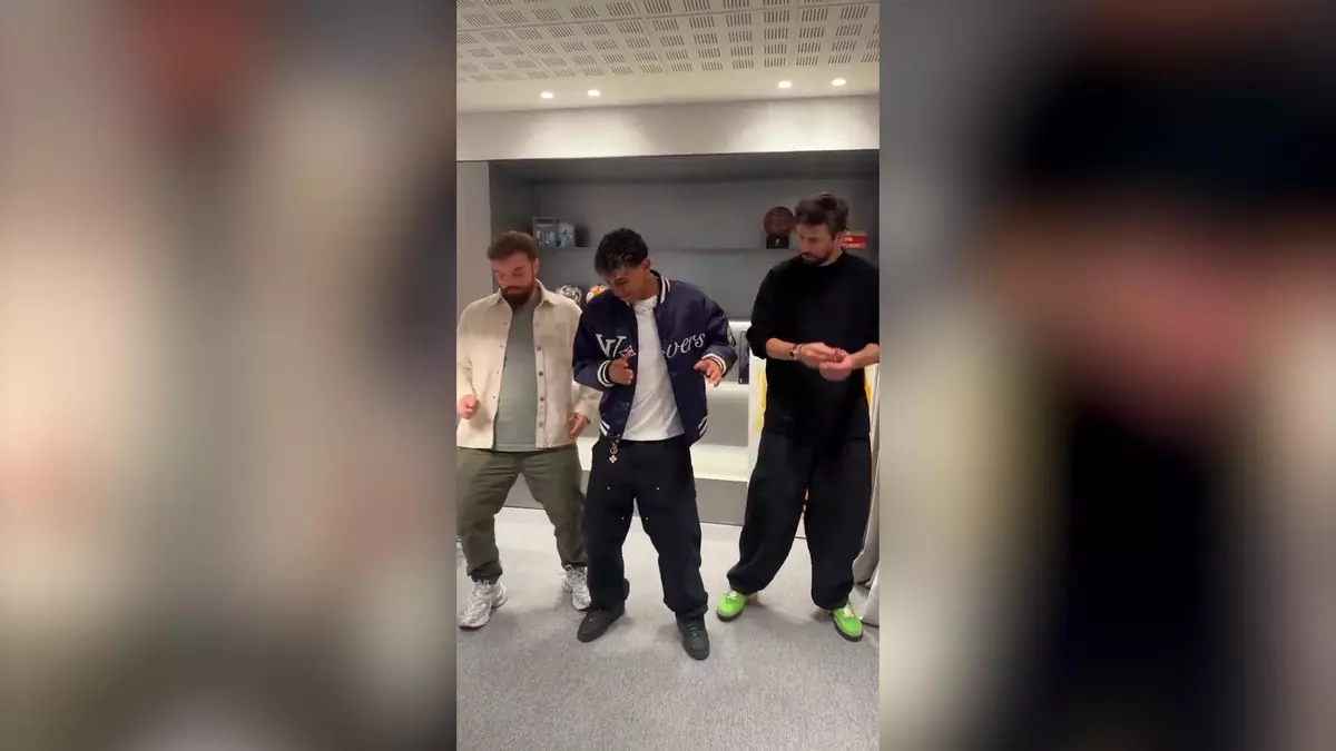 Lamine Yamal enseña a Piqué y a Ibai Llanos a bailar