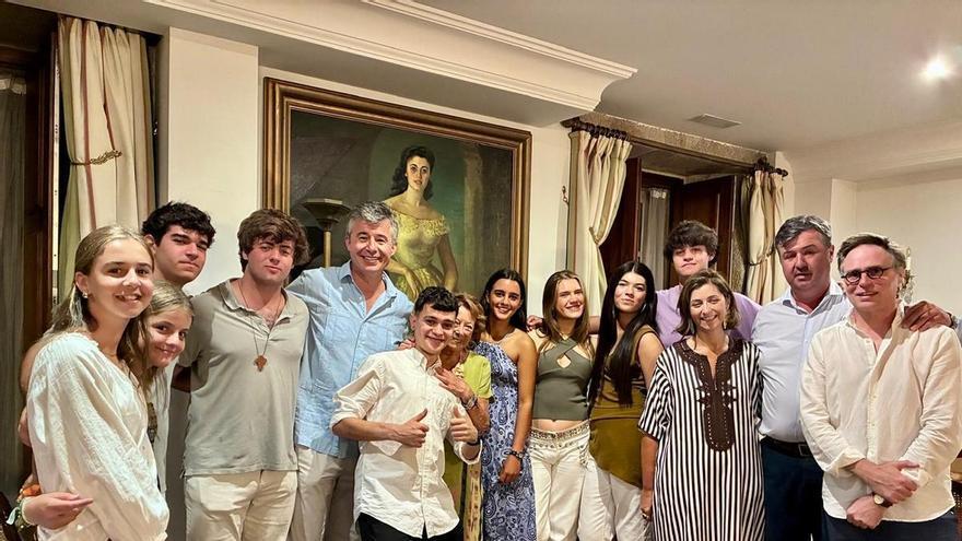 Trescientas personas participan en el “tardeo” de la Fundación Conchita Regojo en Redondela