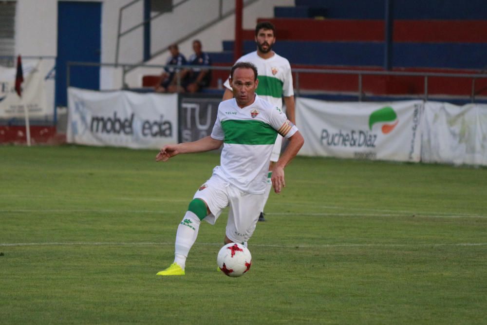 El Elche gana el XXXI Trofeo Vinos de Yecla en la tanda de penaltis.