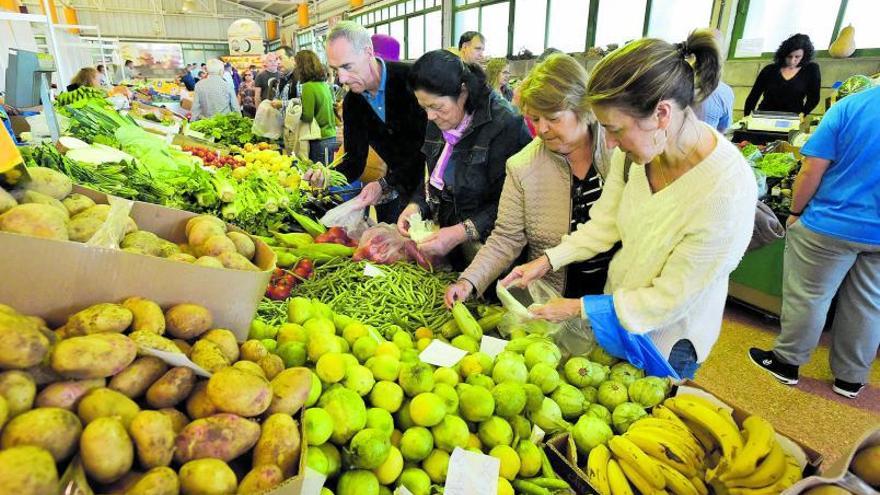 Mercado agrícola de La Vega de San Mateo.