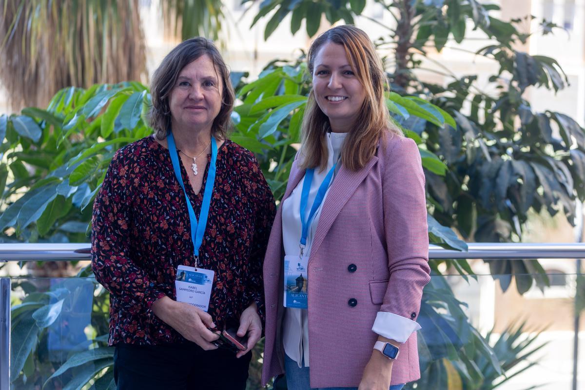Las doctoras Isabel Sampedro y Lubna Dani