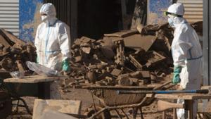 Treballs en un polígon industrial d’Alfafar. | DANIEL TORTAJADA