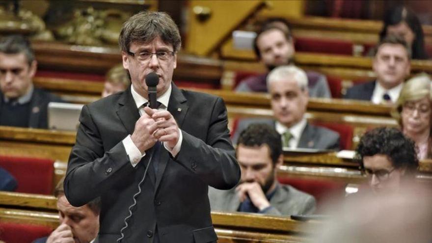 Puigdemont: &quot;Cataluña &#039;indultará a Mas votando en el referéndum&quot;