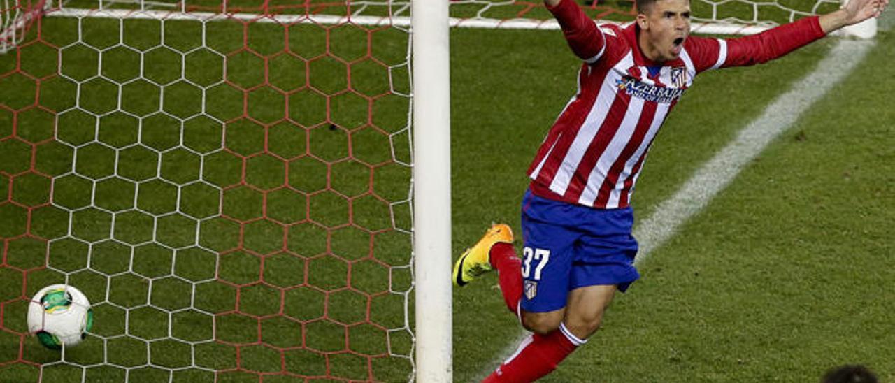 El delantero grancanario del Atlético de Madrid Héctor celebra su tanto en Copa del Rey en el Vicente Calderón.