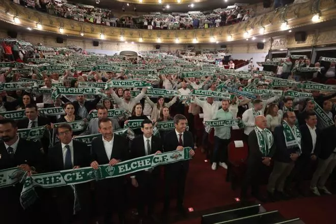 Homenaje a la afición del Elche CF en el Gran Teatro