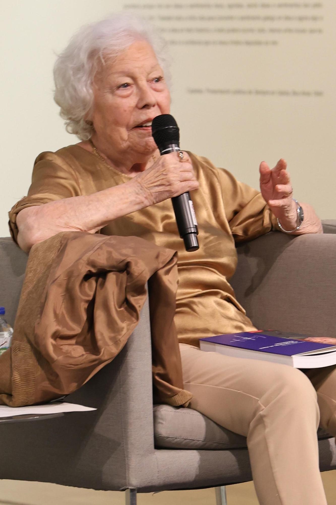 Homenaxe do Consello da Cultura Galega á escritora María Xosé Queizán
