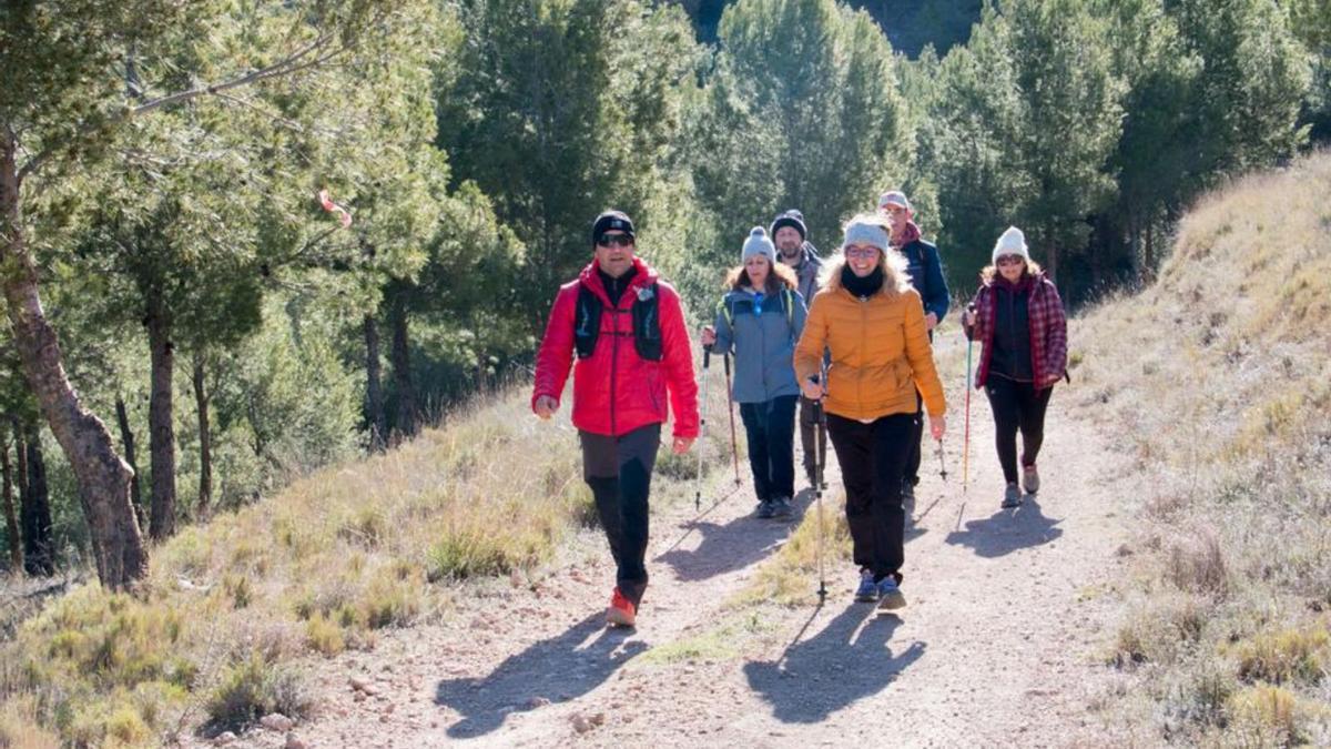 Unas 200 personas se dieron cita en el regreso de la marcha senderista.