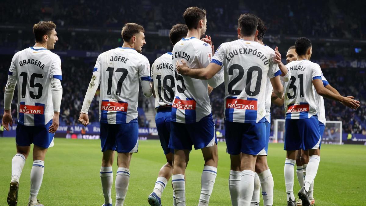 El Real Oviedo estrena la camiseta más clásica de las últimas temporadas