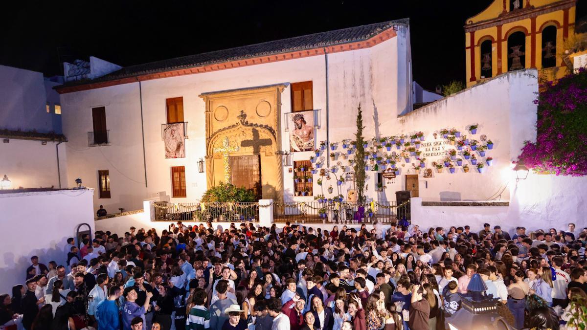Diversión bajo control en la primera noche de Cruces