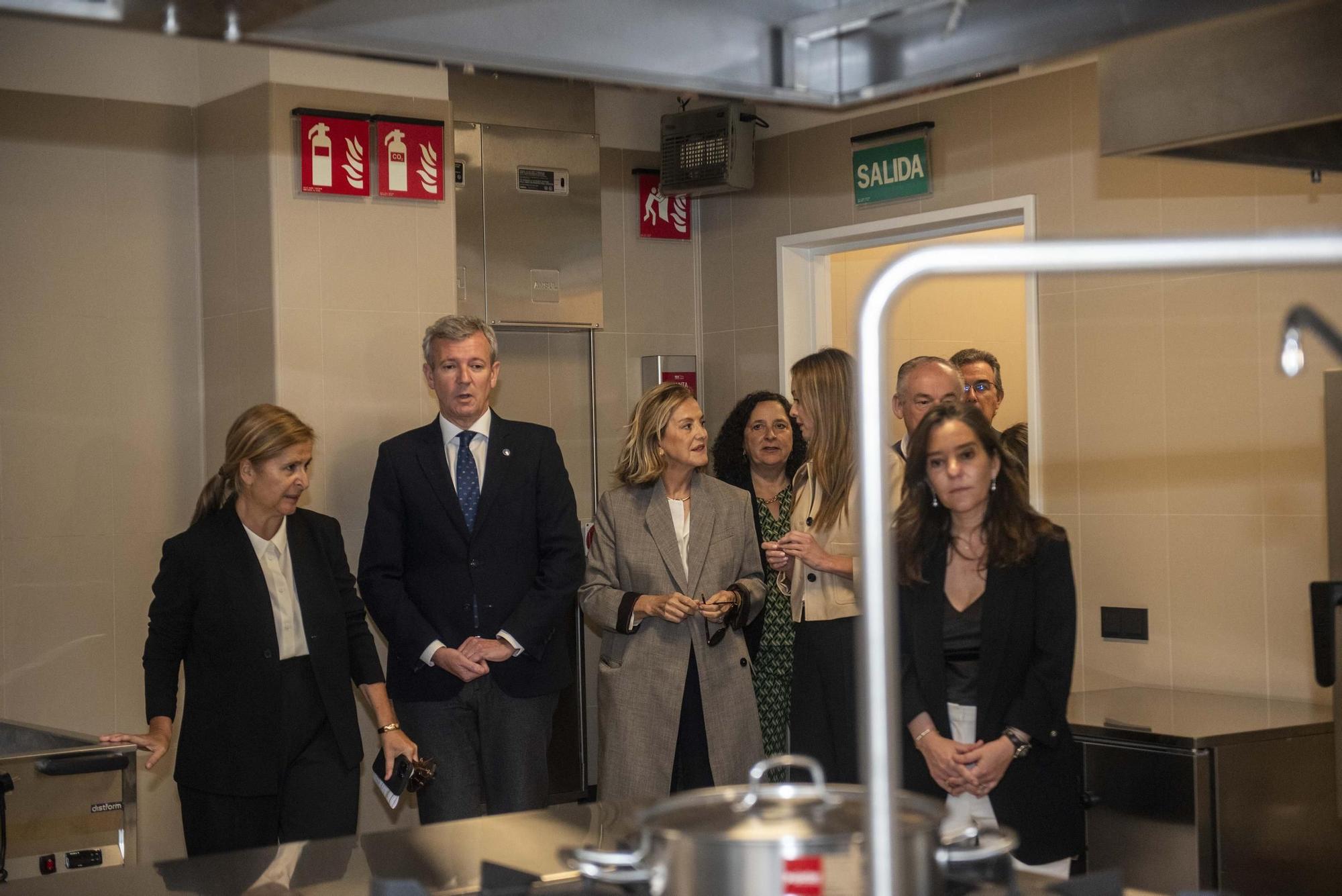 Visita a la nueva residencia de mayores de Eirís financiada por la Fundación Amancio Ortega