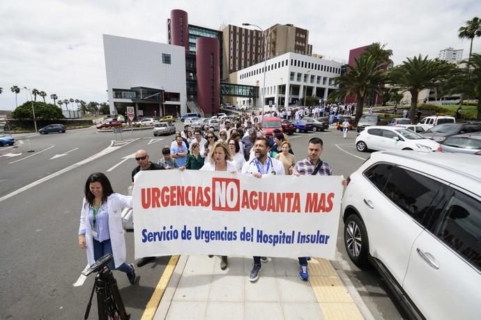 Concentración de médicos y personal sanitario como protesta por la situación del área de Urgencias.  | 25/04/2019 | Fotógrafo: Tony Hernández