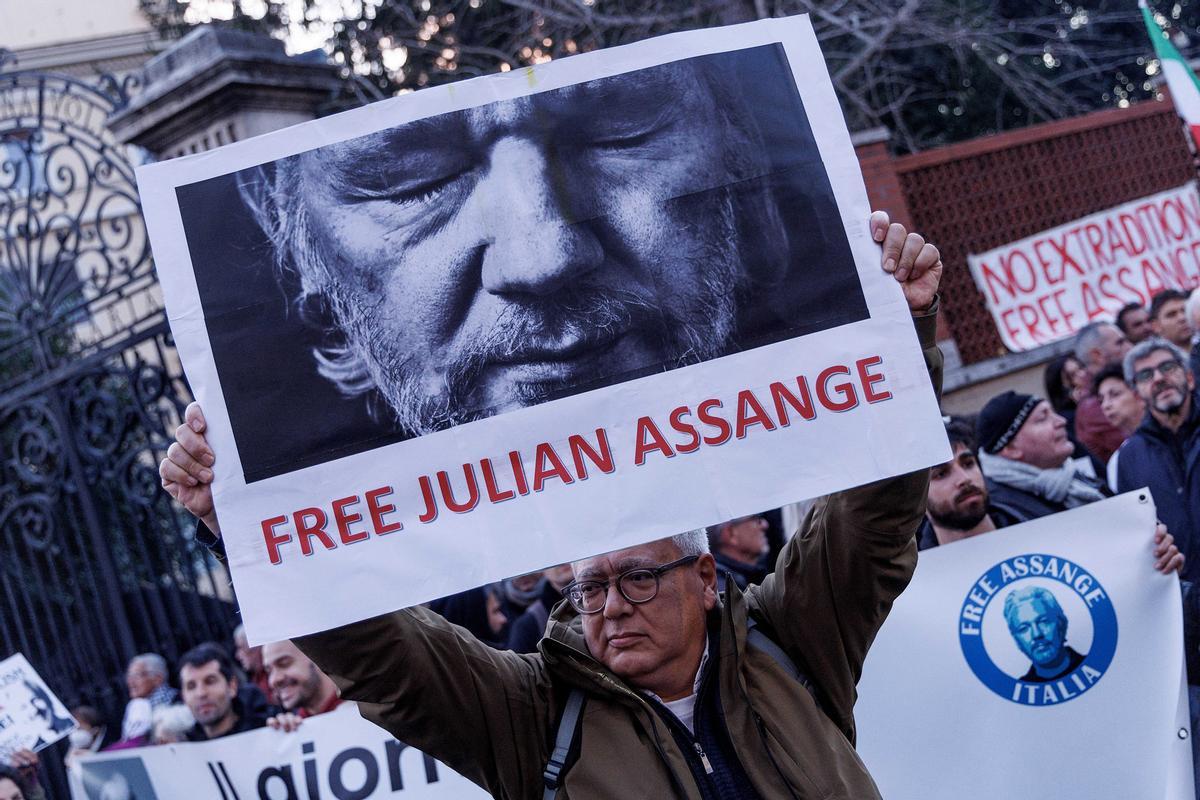 Multiples concentraciones por la libertad de Julian Assange