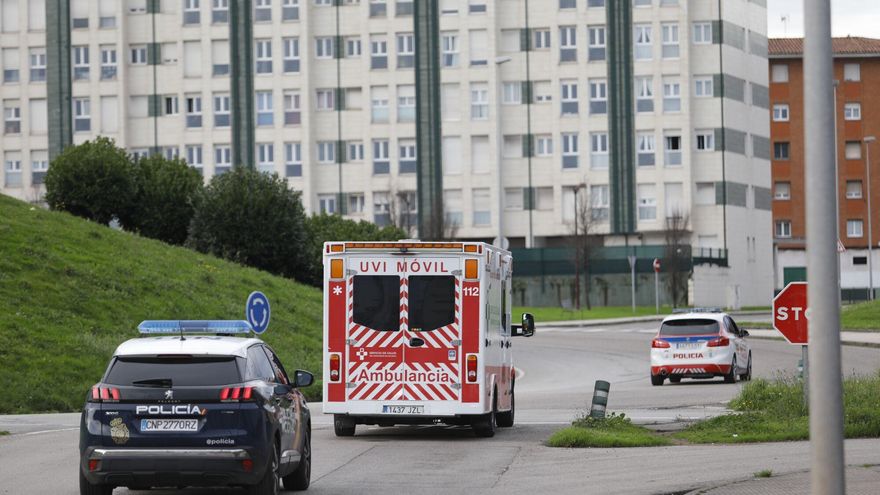 Un joven de 18 años, herido grave al caer desde un edificio en Gijón: &quot;Es un milagro&quot;