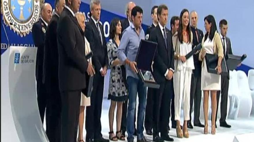 Las víctimas del tren de Santiago reciben la Medalla de Oro de Galicia