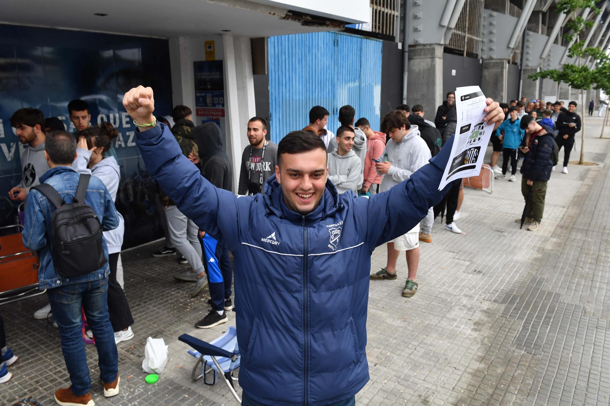 Colas en Riazor por las entradas para el partido del Dépor en Castellón