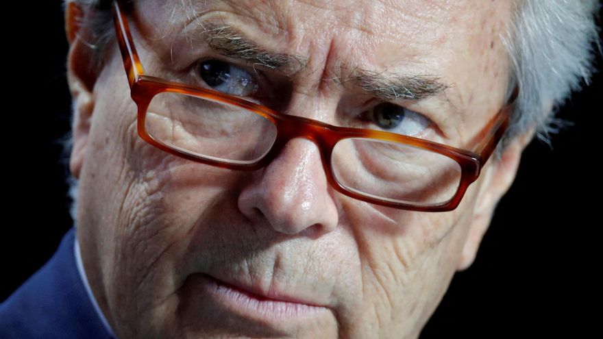 El mundo del libro recela de Bolloré, el ultracatólico rey midas de los medios franceses El mundo del libro recela de Bolloré, el ultracatólico rey midas de los medios franceses