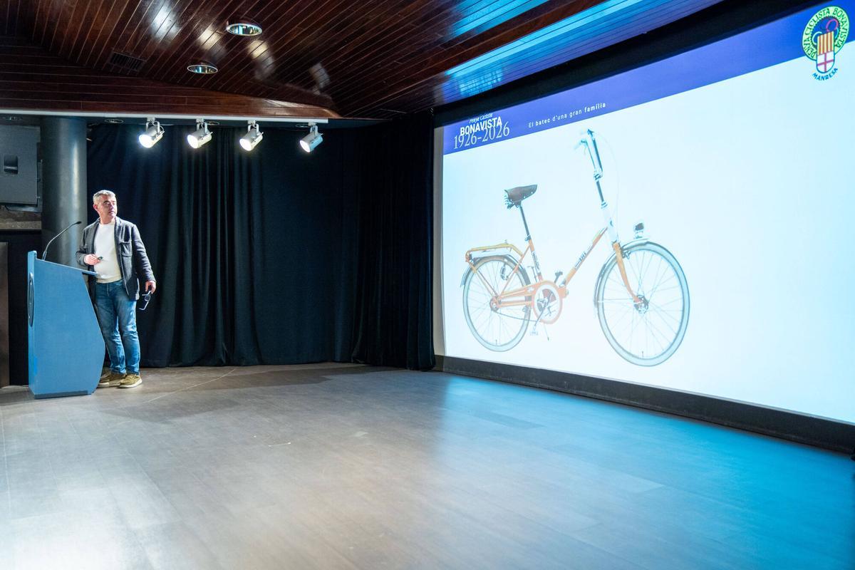 Totes les fotos de la presentació del llibre del centenari de la Penya Ciclista Bonavista
