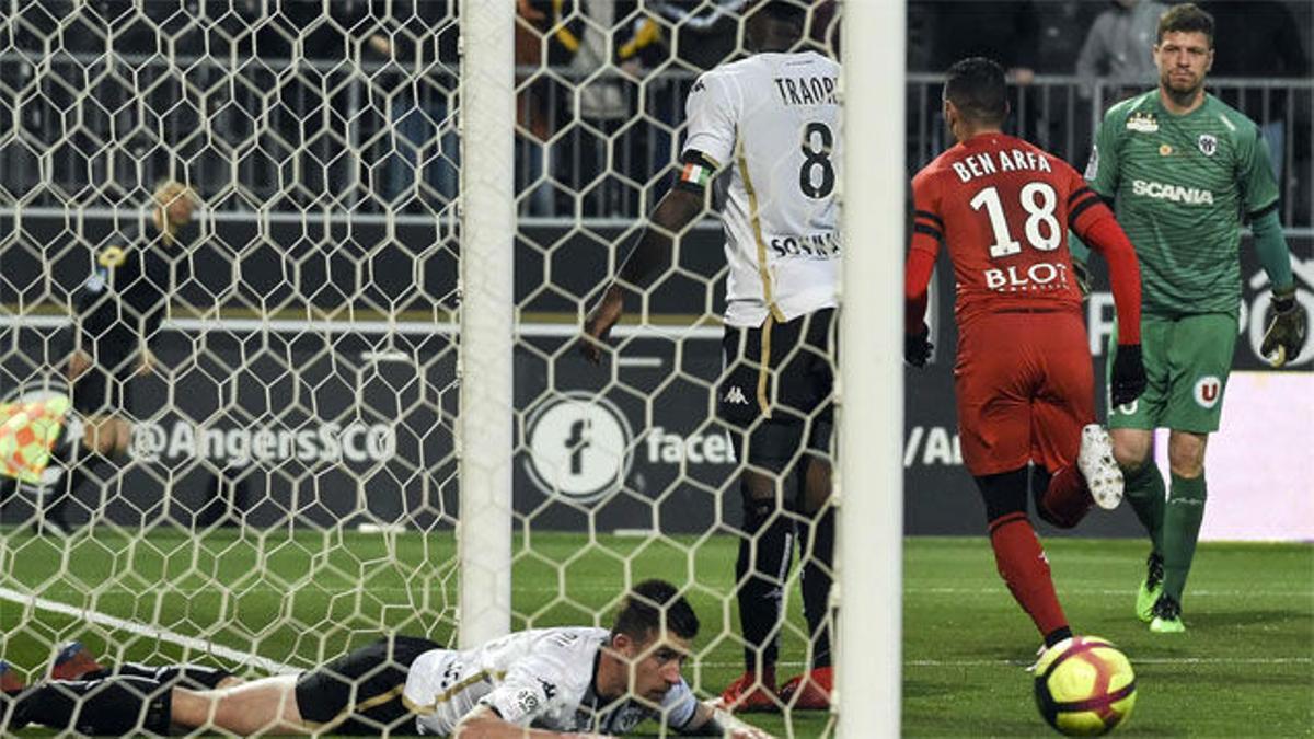 Ben Arfa se disfrazó de Messi para hacer un auténtico golazo