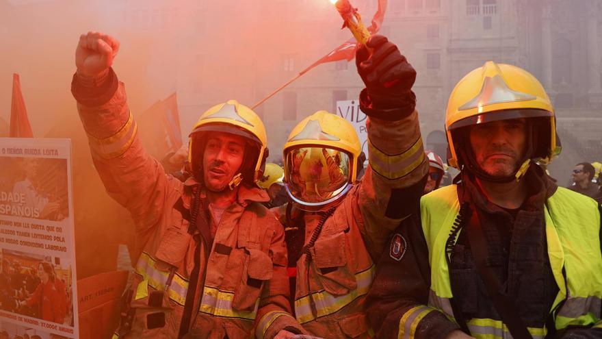 La Xunta asegura que ya está en preparación una &quot;segunda oferta&quot; para los bomberos comarcales