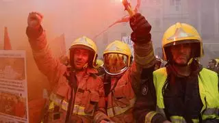 Los bomberos solo aprueban un punto de la última oferta de las administraciones