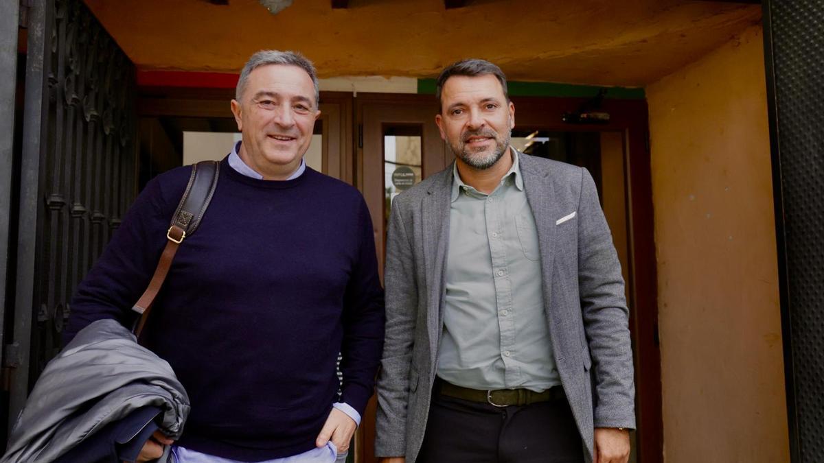 Salvador Gomar y José Tirado, a la salida de su almuerzo en un restaurante de Palma este martes