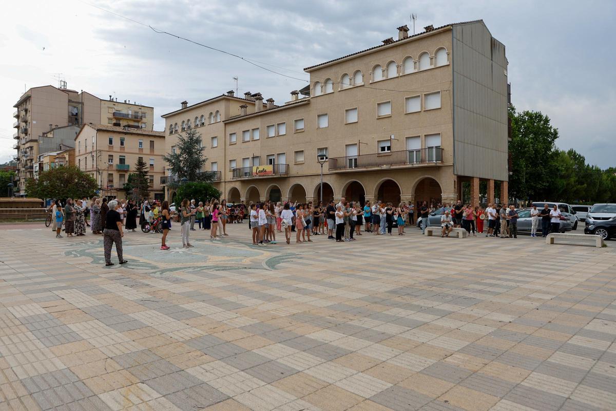 Així ha estat el minut de silenci a Navàs per acomiadar el jove que va perdre la vida al Llobregat