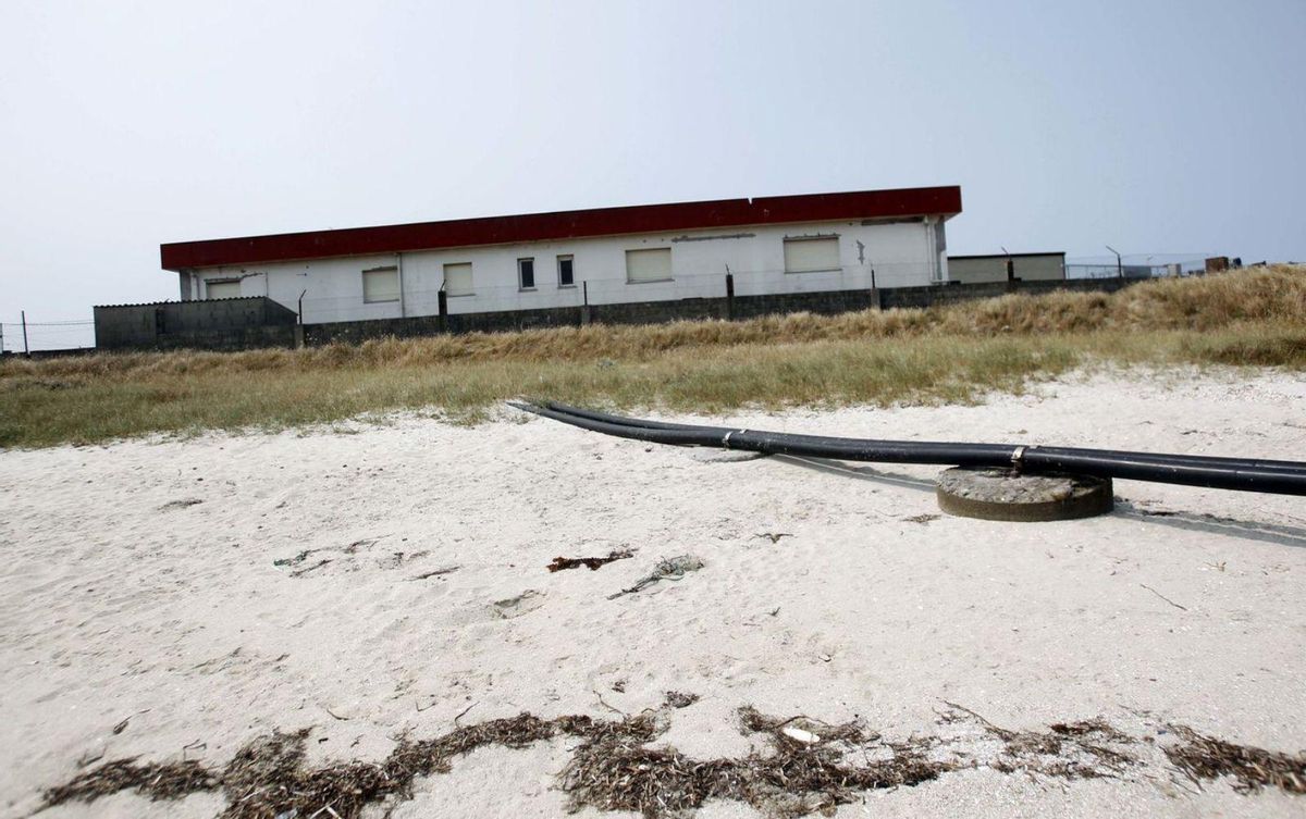 Las instalaciones vistas desde la playa anexa. |  Noé Parga