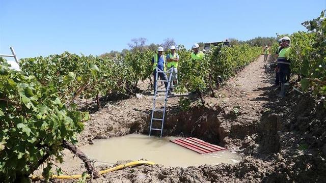 Una fuga en la tubería de transporte provoca un nuevo corte de agua