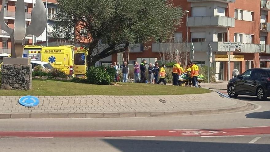 La conductora d&#039;un patinet resulta ferida en ser envestida per un cotxe a Olot