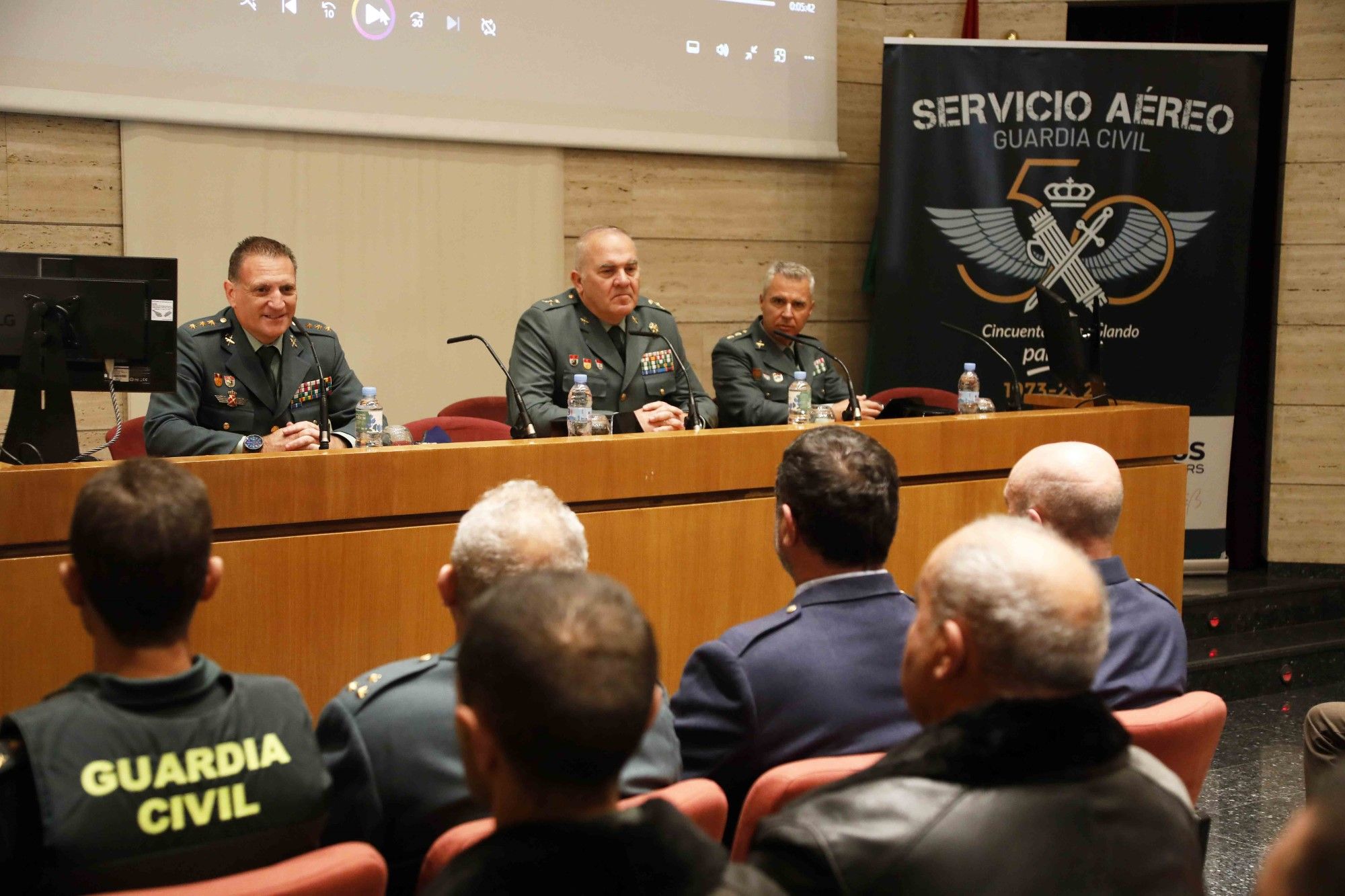 Exposición itinerante de la Guardia Civil por el 50 aniversario del Servicio Aéreo