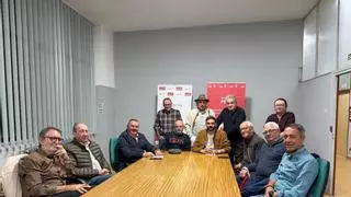 La vieja guardia del PSOE de Mieres entierra el hacha de guerra tras casi una década de ruptura y se pone a disposición del candidato Roberto Ardura