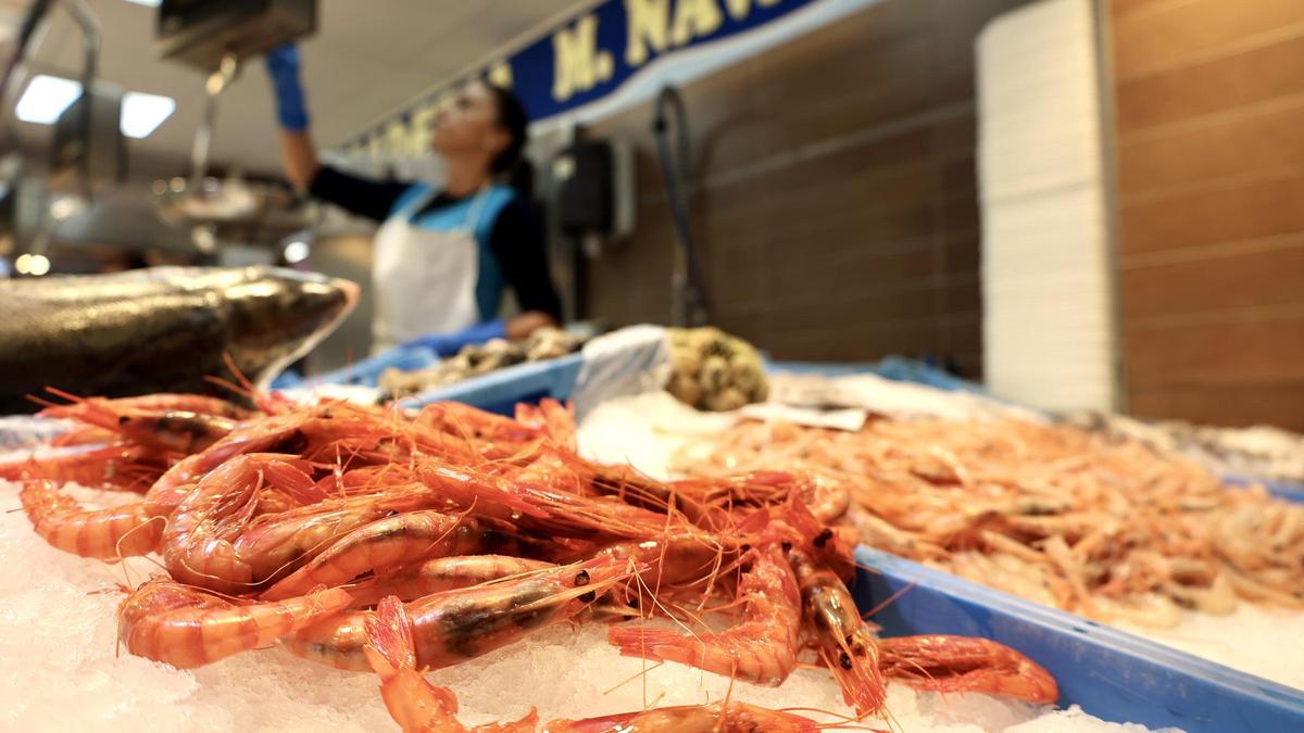 La gamba roja, la blanca y las cigalas, entre los productos de marisco más codicionados por los murcianos estas navidades.