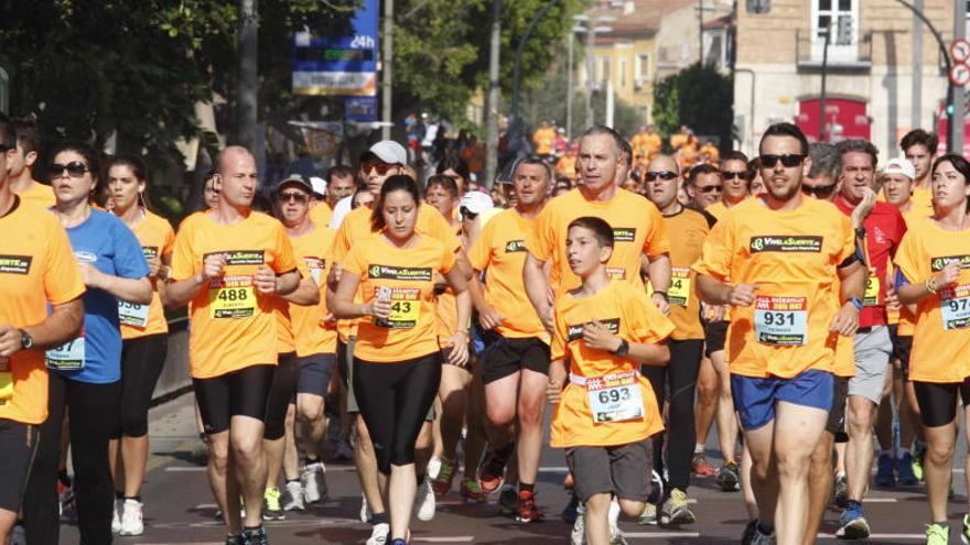 Varios atletas, durante la carrera.