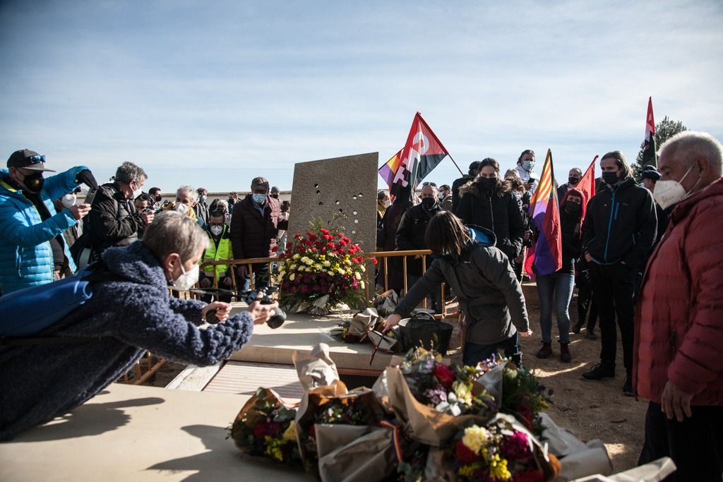 FOTOGALERÍA | Homenaje a los 26 vecinos de Angüés (Huesca) fusilados en la Guerra Civil