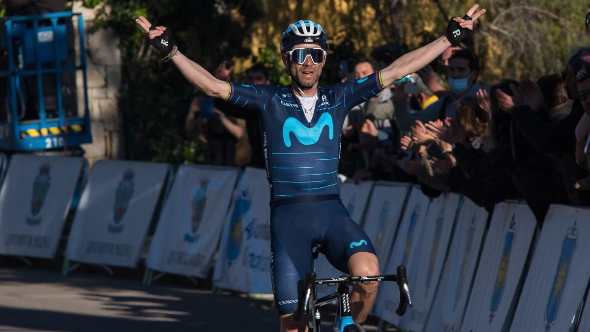 Valverde alza los brazos victorioso en Mallorca