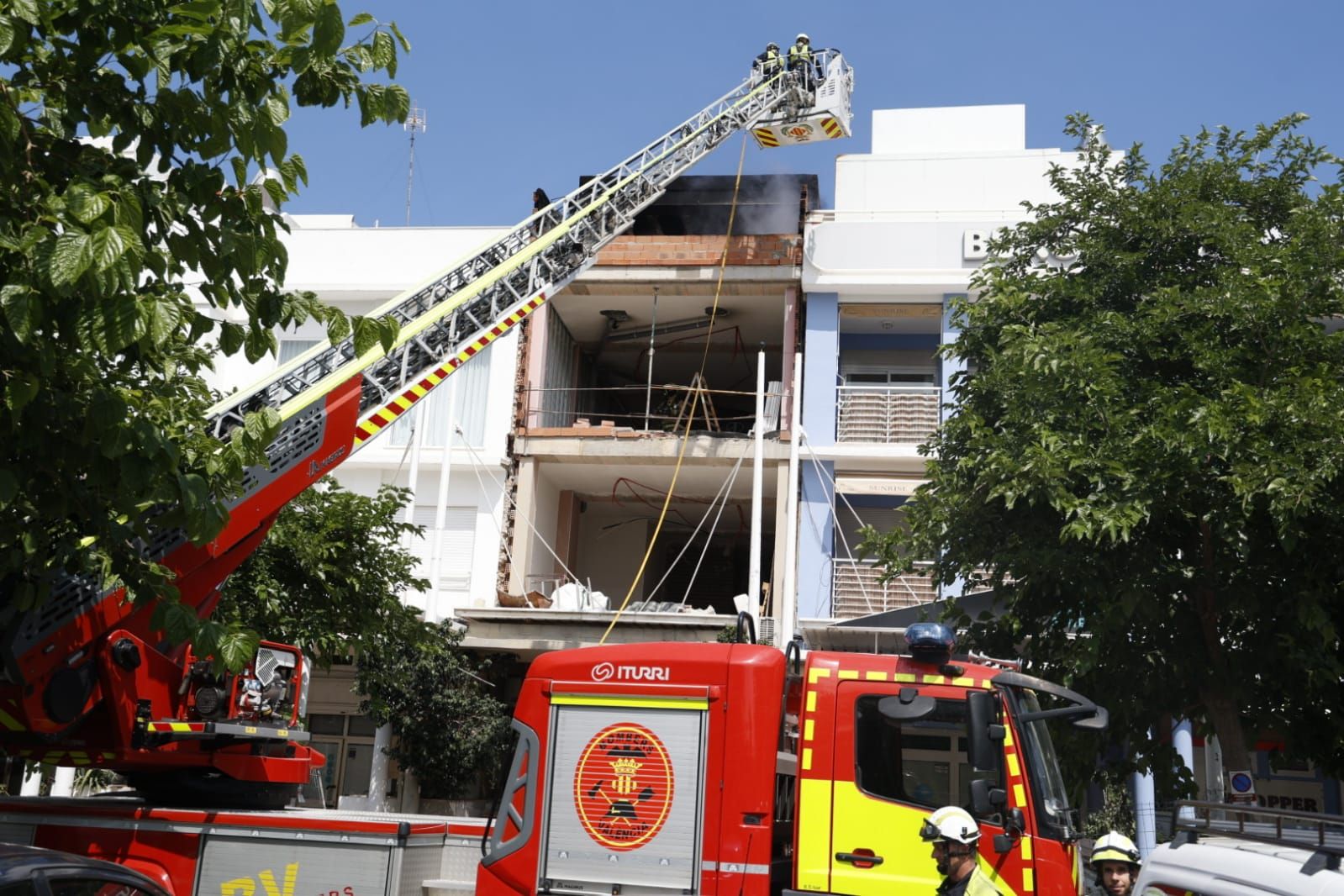 Incendio en un edificio en obras del Paseo Neptuno de València