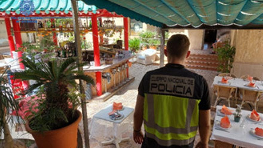Detienen a la dueña de un restaurante de Andratx con trabajadores extranjeros irregulares