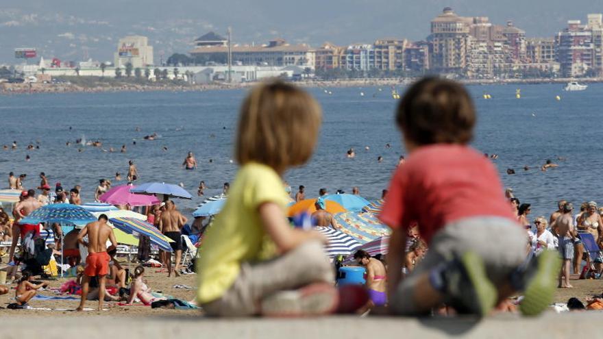 Guía útil: cómo actuar si se pierde un niño en la playa