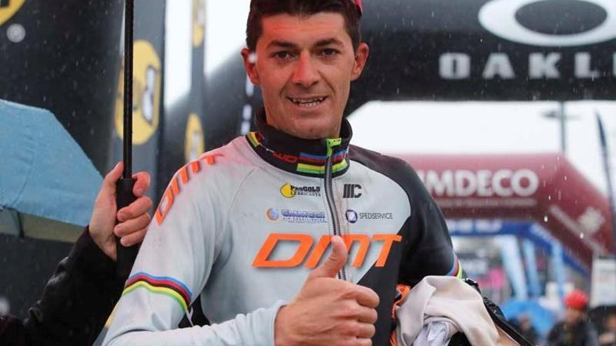 Tiago Ferreira alarga su dominio en la Andalucía Bike Race