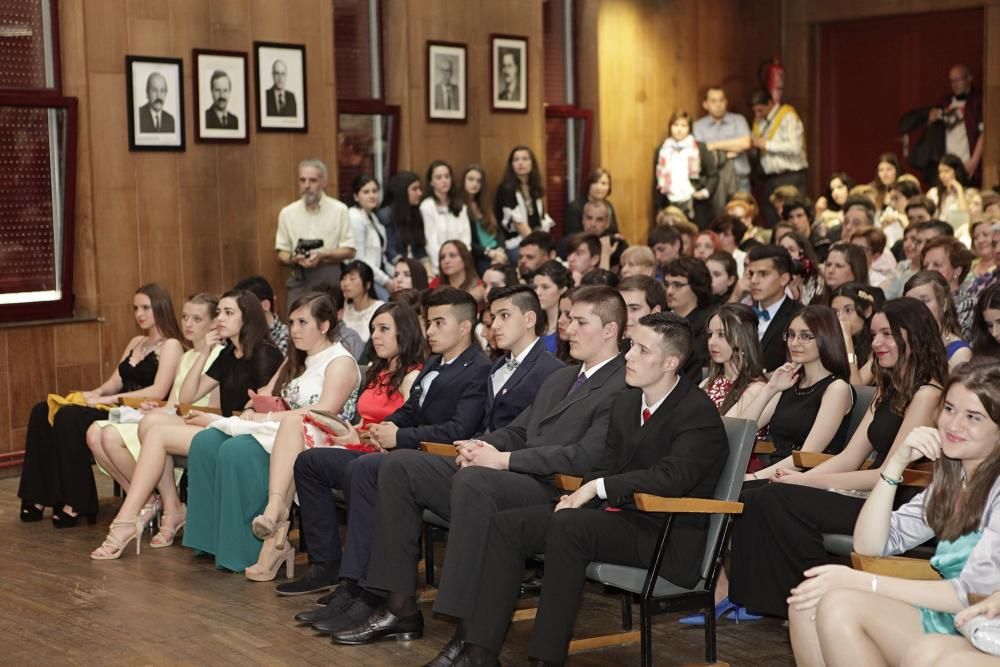 Acto de graduación del alumnado de 2º de Bachillerato del IES Rosario Acuña