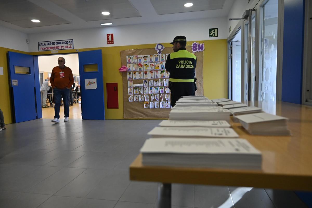 En imágenes | Así transcurre la jornada electoral en Aragón