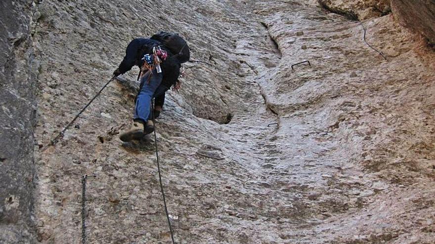 Un escalador a Les Dames, en una imatge d&#039;abans del tancament