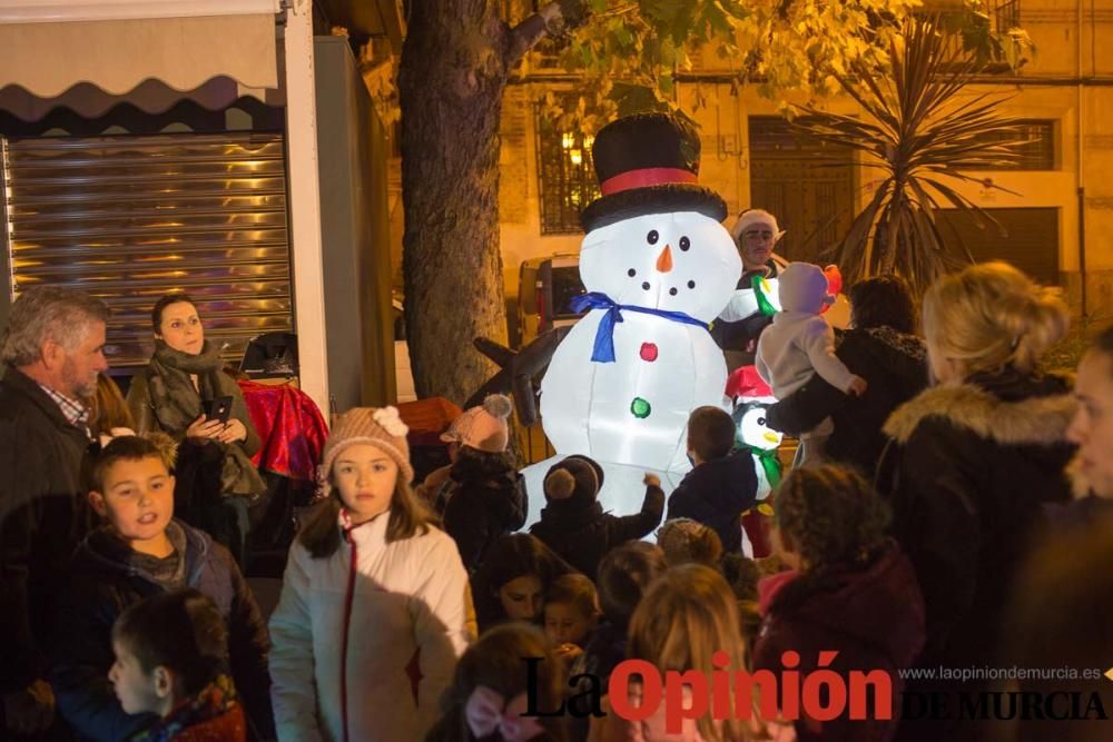 Farolillos solidarios y llegada de Papa Noel en Ca