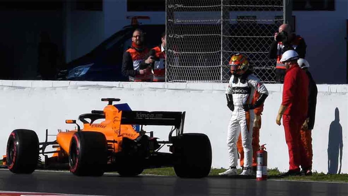 Vandoorne pilota el McLaren en el Circuit de Barcelona - Catalunya