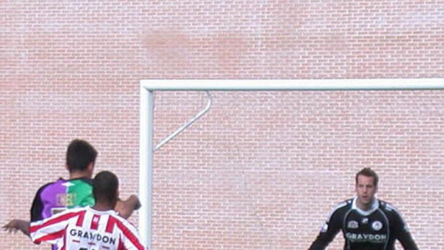 Ensayo... ¿para la UEFA? El Málaga cuajó un buen partido ante un rival internacional.