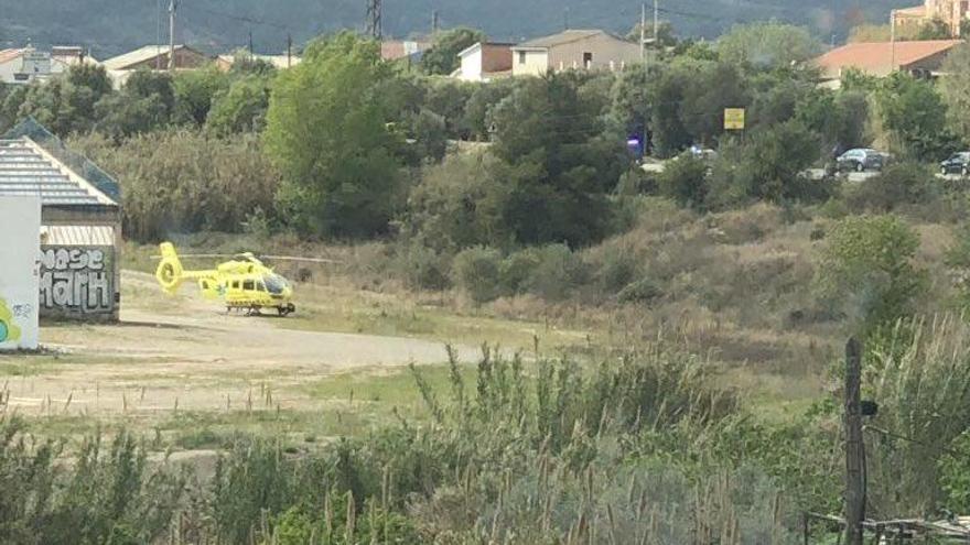L&#039;helicòpter medicalitzat del SEM es va endur el vianant ferit.